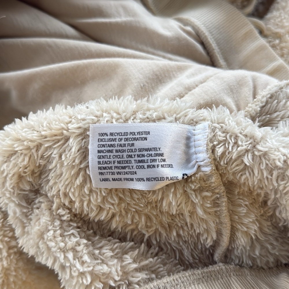 Fuzzy pullover - Picture 4 of 4